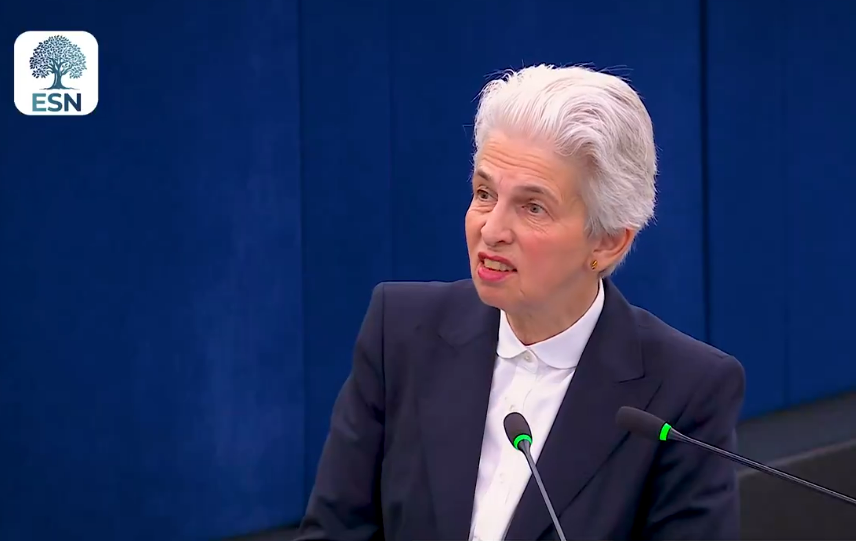 Freispruch: „Kriegstreiberin“ und „Schreibtisch Mörderin“ keine Beleidigung von Strack-Zimmermann