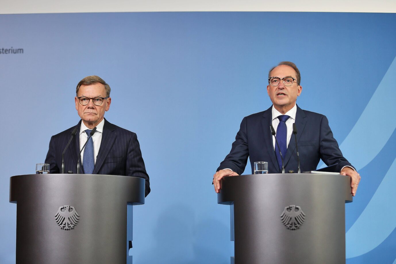 Bundesregierung schließt Russlands Generalkonsulat und Kulturzentrum