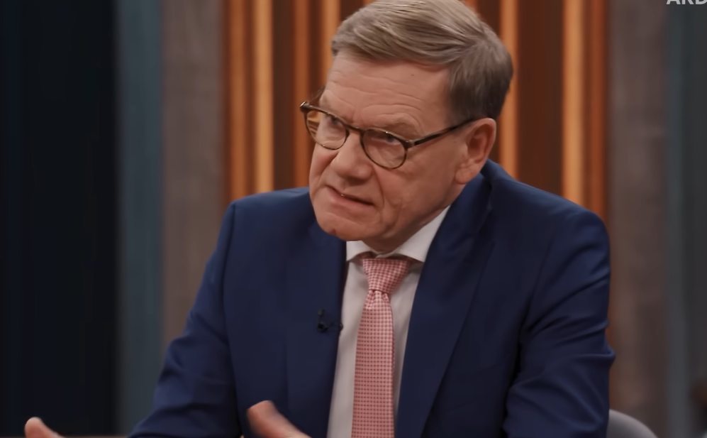 Wadephul gibt Entwarnung: Doch keine russischen Panzer am „Brandenburger Tor“!