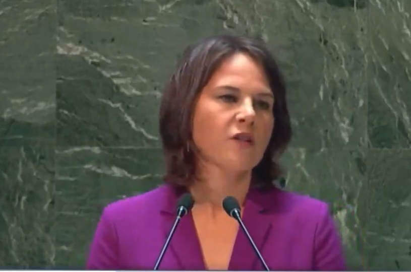 Baerbock befördert sich im TV selbst zur „Chefdiplomatin der UN“