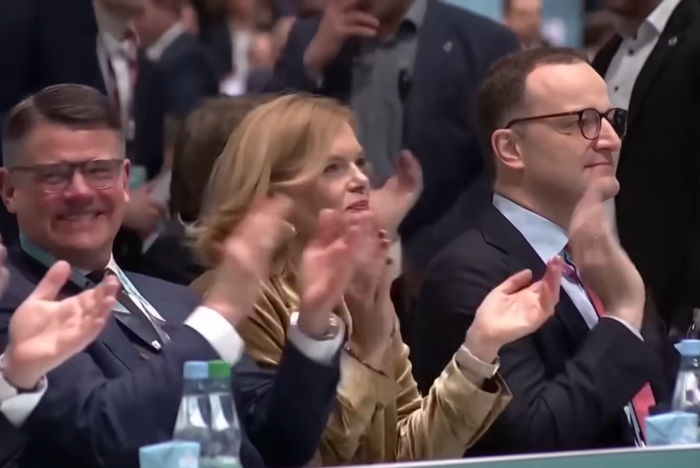 CDU-Parteitag: Applaus und Dankesworte überschritten Bücklingsgrenze nach Nordkorea