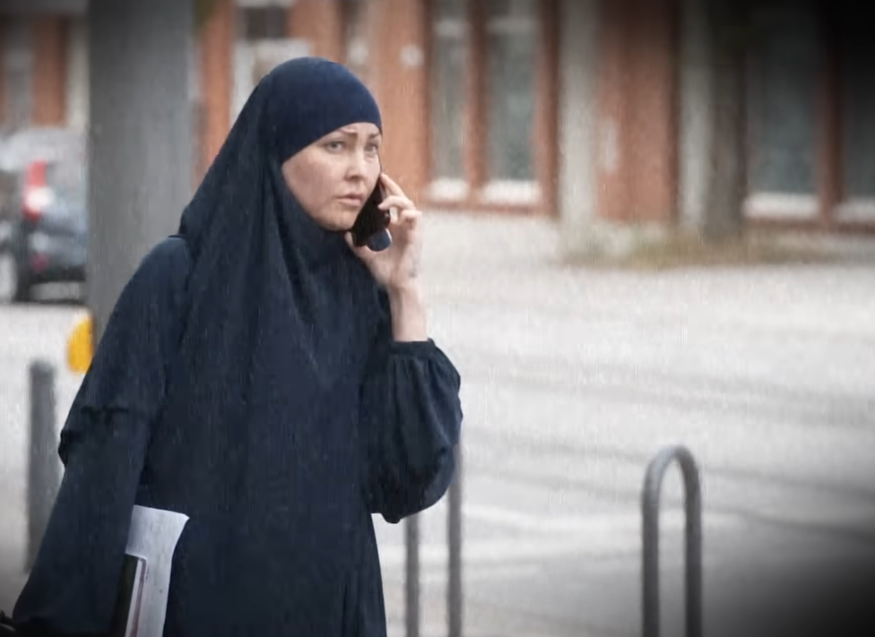 Paradox: Deutsche Frauen, die sich dem Islam unterwerfen